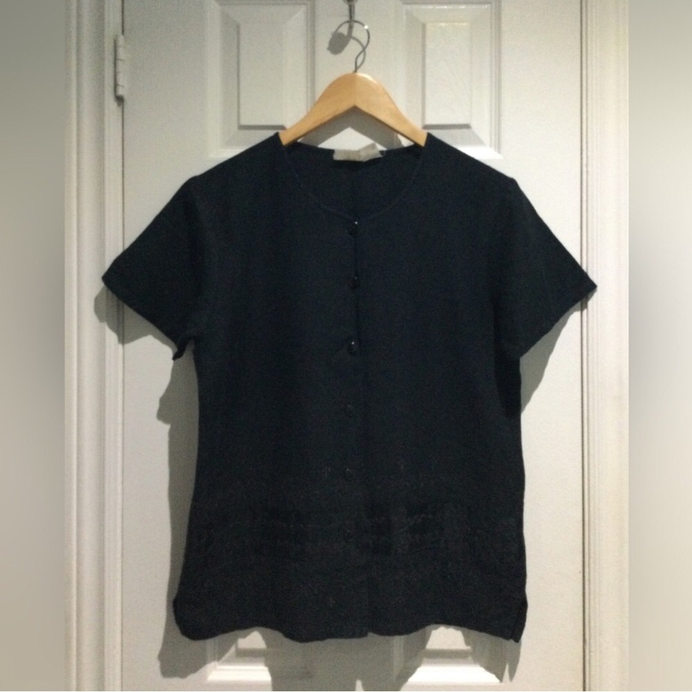 Women's Black Short-Sleeve Button-Down Top